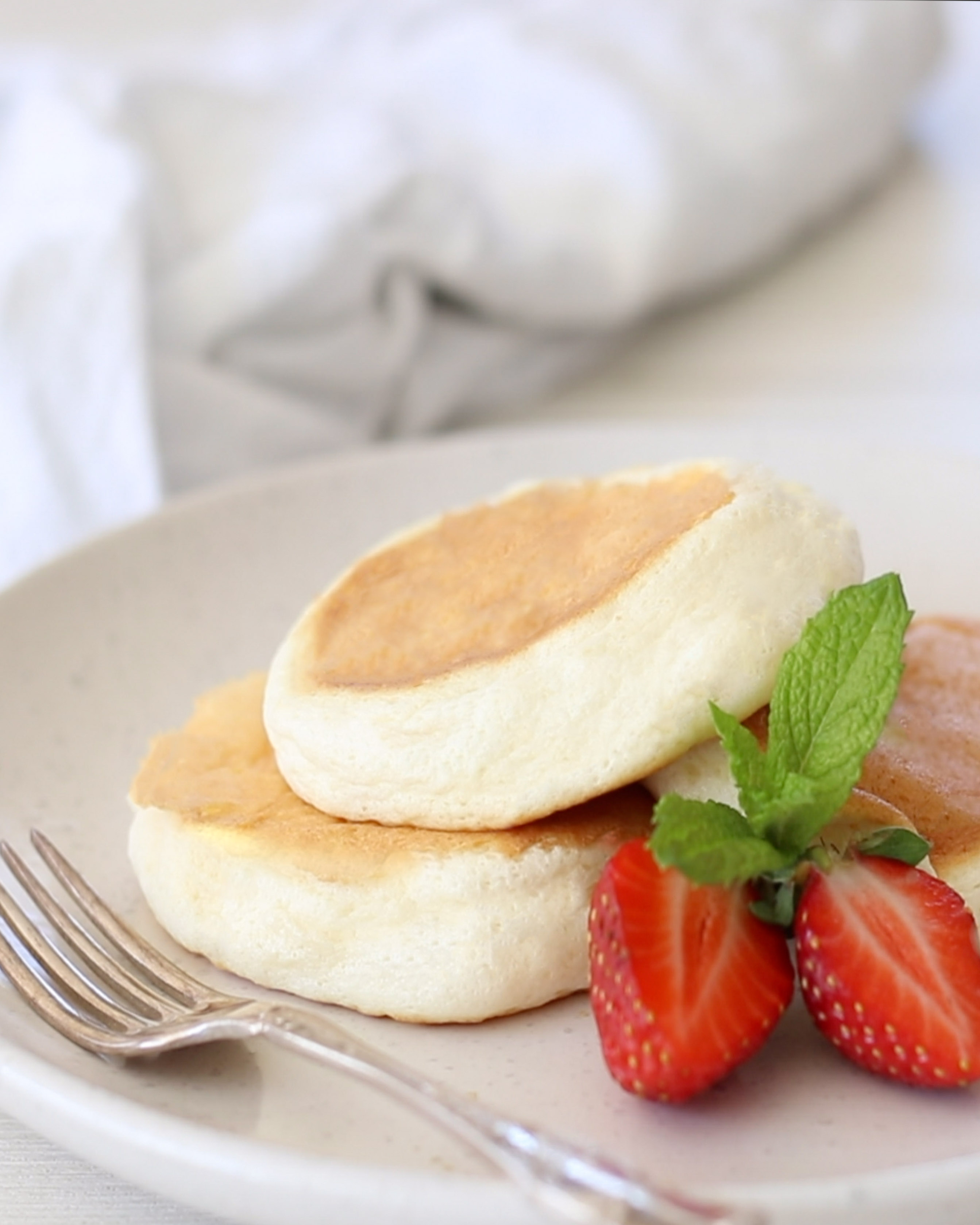 How to make Fluffy Japanese Souffle Pancake - Foxy Folksy