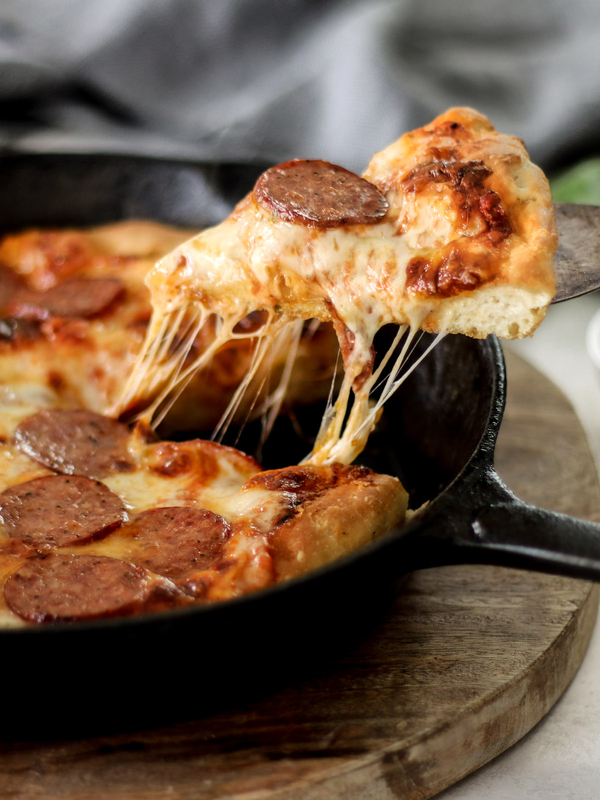 Cast Iron Pizza Recipe Recipes By Carina 6060