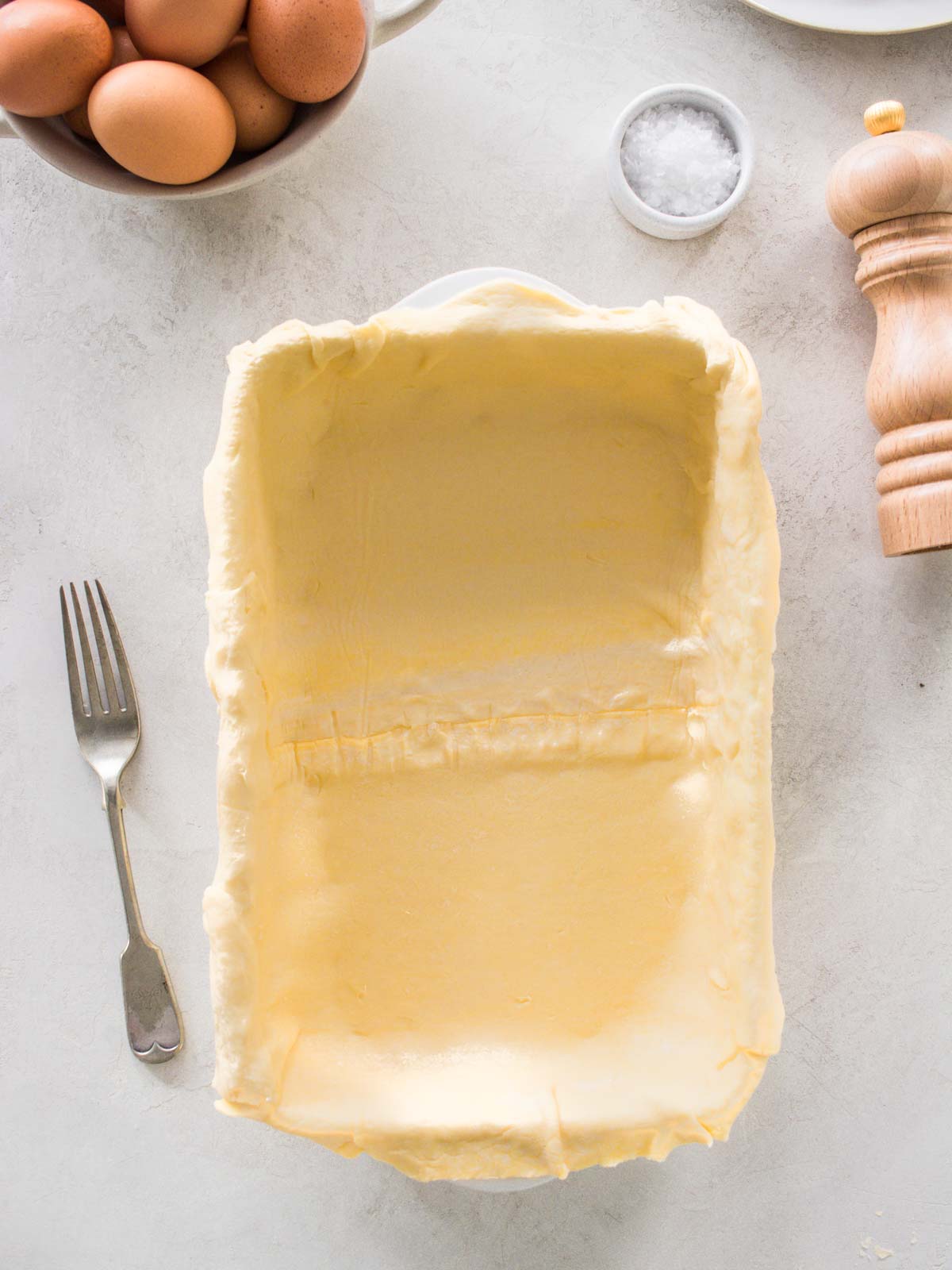 Pastry lined pie dish